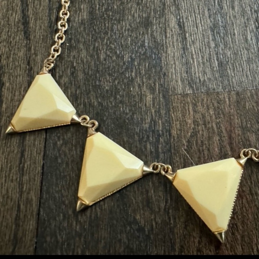Geometric statement necklace - Picture 2 of 3